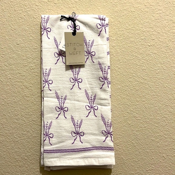Home Essentials & Beyond Everyday Kitchen Towels with Floursack Lavender Sprig - Picture 2 of 6